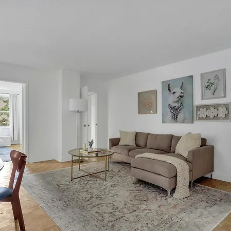 1 Bedroom Downtown Condo Amazing Location*Self Check-In**